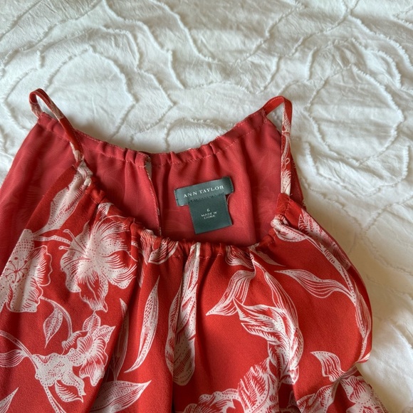 Ann Taylor Red Flowy Sleeveless Tank Top High Nevk Floral - Picture 4 of 7
